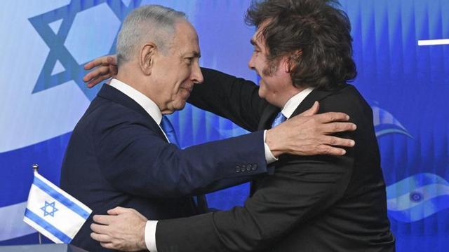 Benjamin Netanyahu i Javier Milei, després de la firma dels Acords d’Isaac, a l’abril.