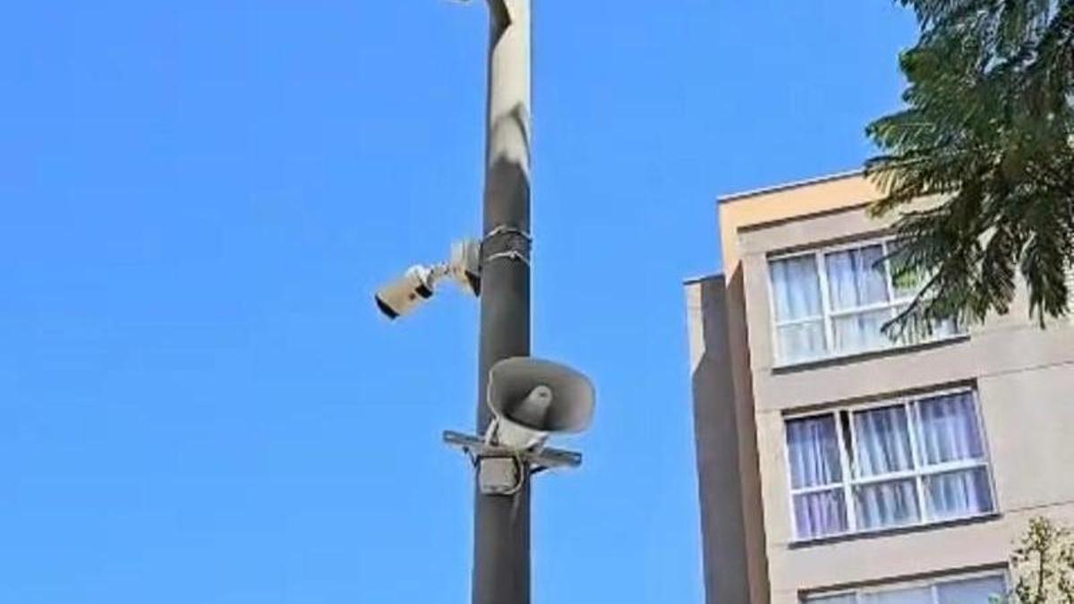 Uno de los altavoces de la nueva red de megafonía.