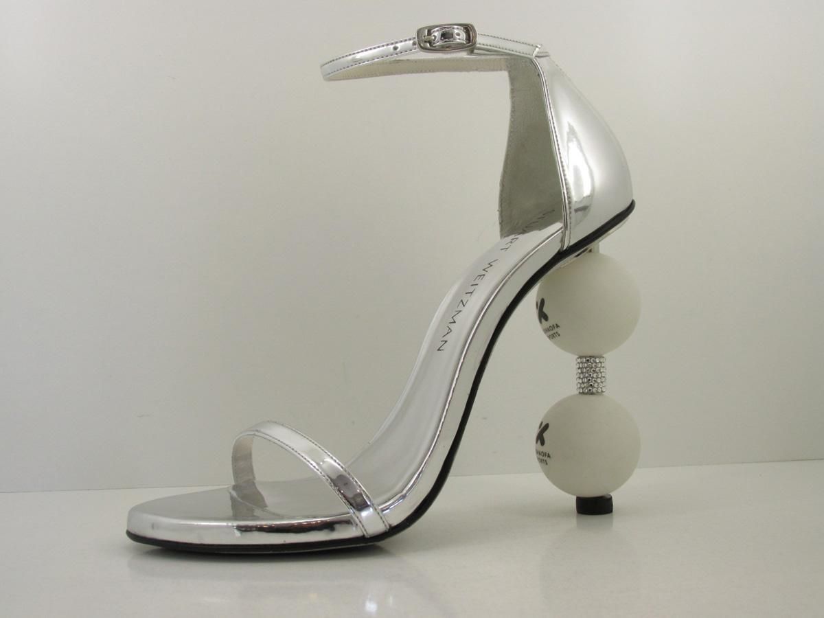 Stuart Weitzman auna zapatos y tenis de mesa