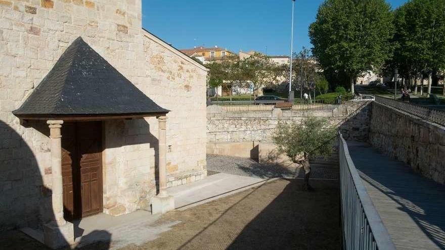 Aspecto de la ermita de Los Remedios, tras los trabajos de limpieza