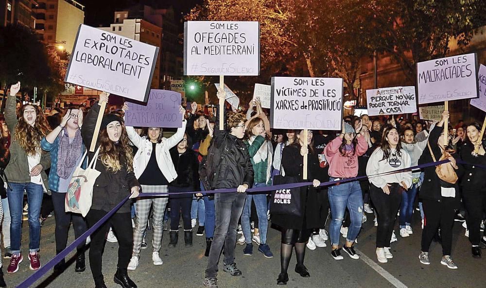 25-N: Demo gegen Gewalt an Frauen auf Mallorca