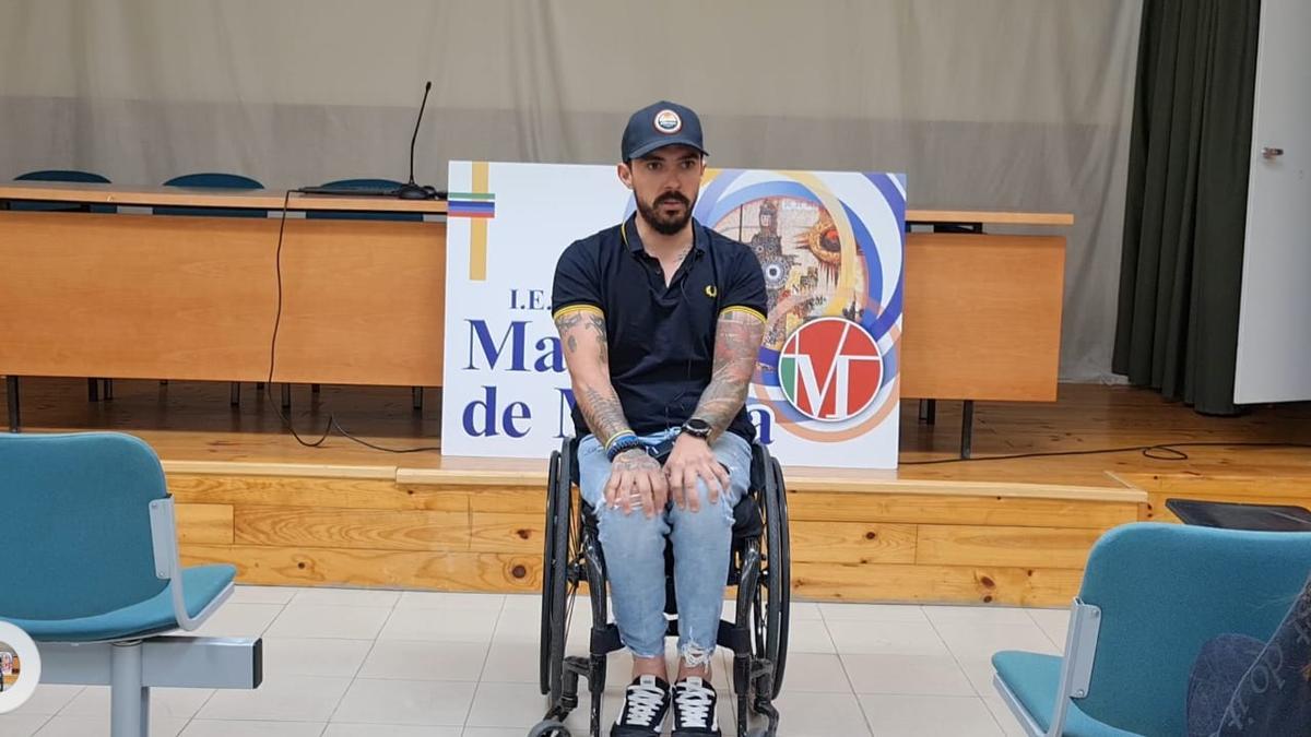 El deportista zamorano Iván Heras, durante su visita al IES María de Molina.