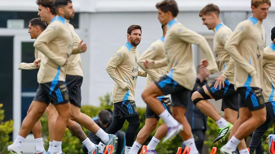 La selección argentina entrena antes de viajar a Guayaquil