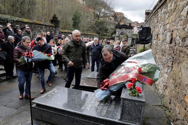 Homenaje anual a Manuel Llaneza en Mieres