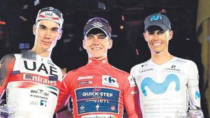 Ayuso, Evenepoel y Mas en el podio de la última edición de la Vuelta a España.