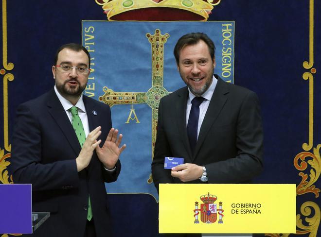 EN IMÁGENES: Así fue la visita del ministro de Transportes, Óscar Puente, a Asturias