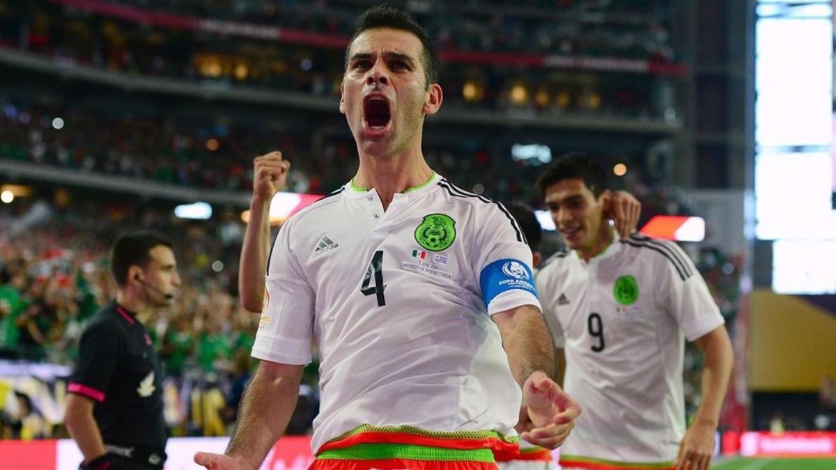 Rafa Márquez celebrando su gol ante Uruguay