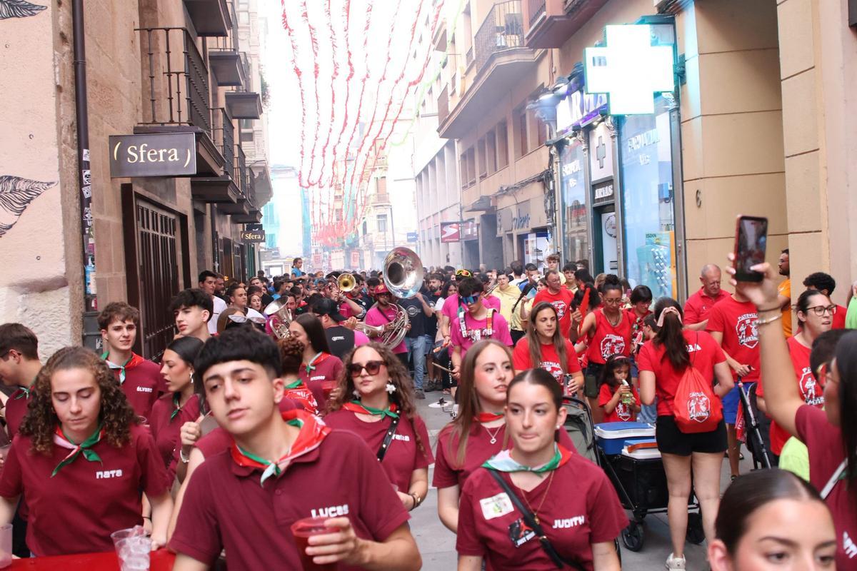 Las peñas no saben de calor y celebran a San Pedro Las peñas no saben de calor y celebran a San Pedro