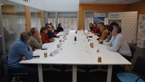 Ajuntaments del Baix i treballadors creen una taula de seguiment del servei d’autobús Avanza