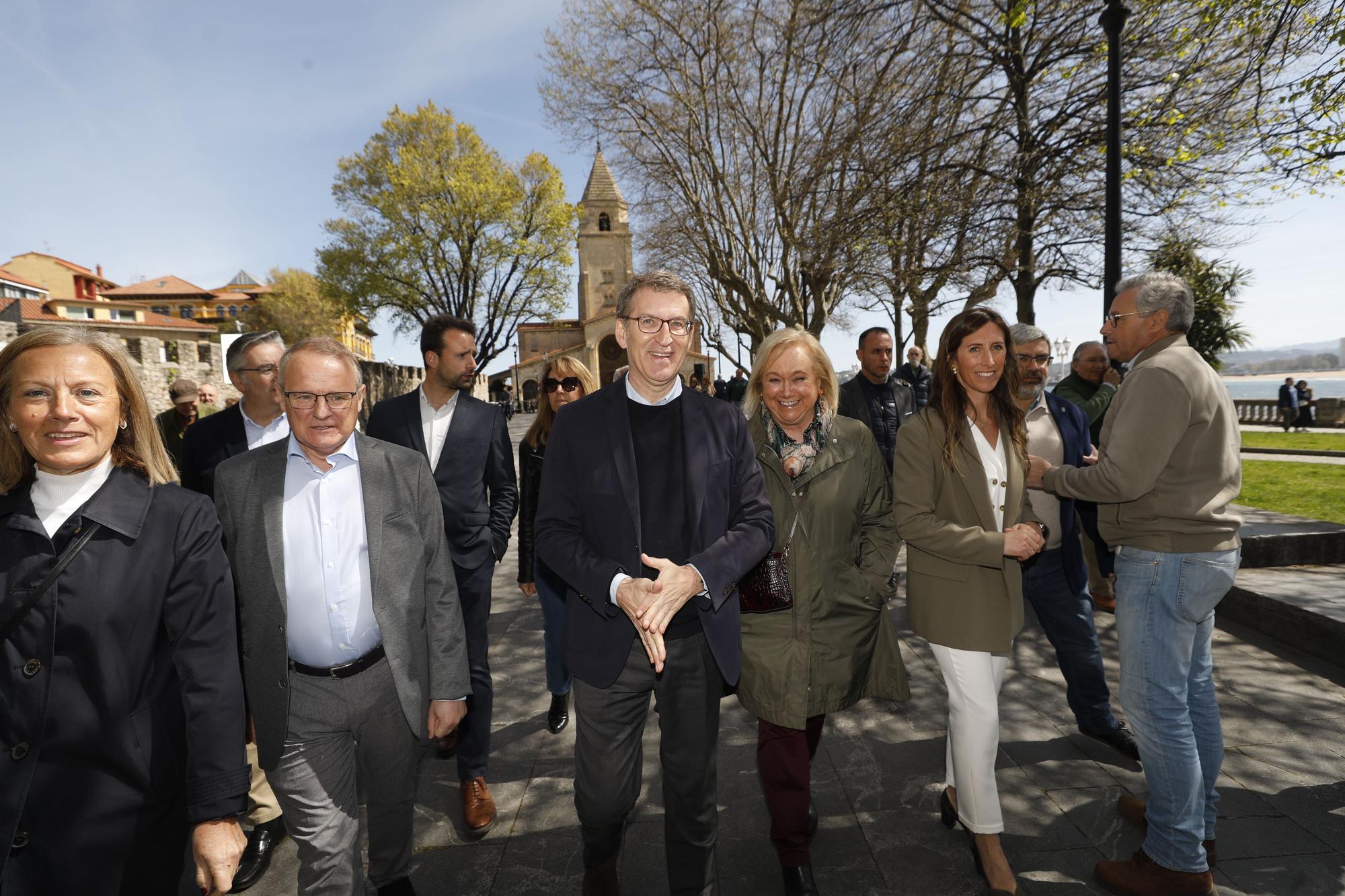 La visita de Alberto Núñez Feijóo a Gijón, en imágenes