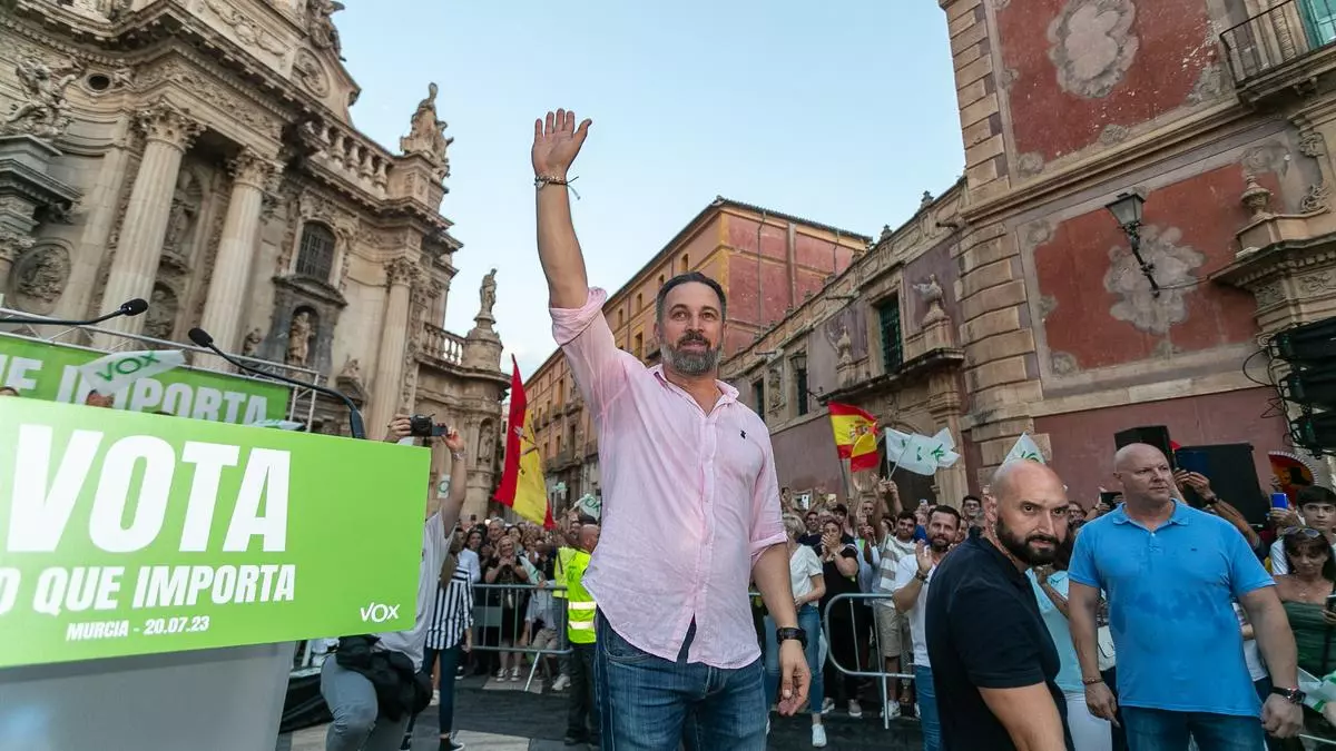 Abascal promete en Murcia no ceder ante el PP después del 23J "pase lo que pase"