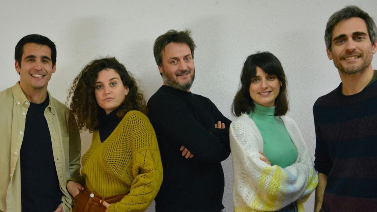 Els quatre intèrprets de «Kalumba», amb el director Yago Alonso al centre.  | RICARD MARTÍ
