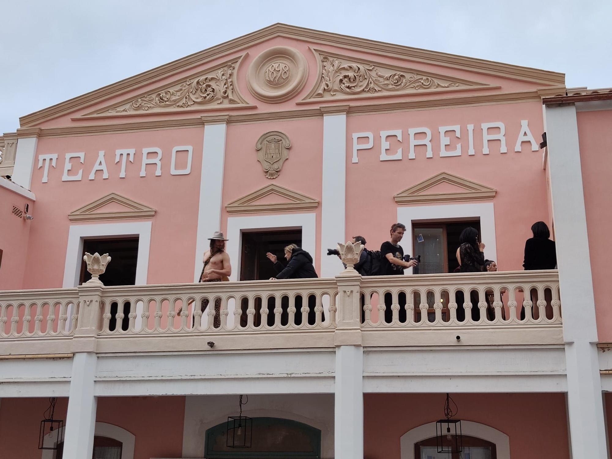 Sesión de fotos en el Teatro Pereyra de Ibiza con Nacho Cano