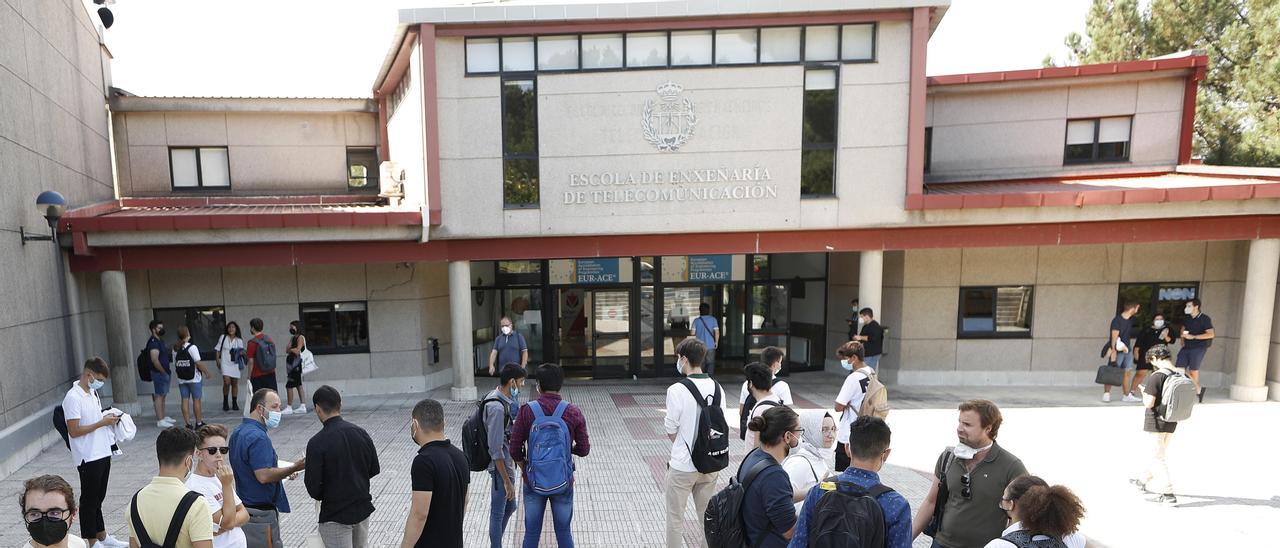 La Escuela de Telecomunicaciones, donde era profesora la afectada.