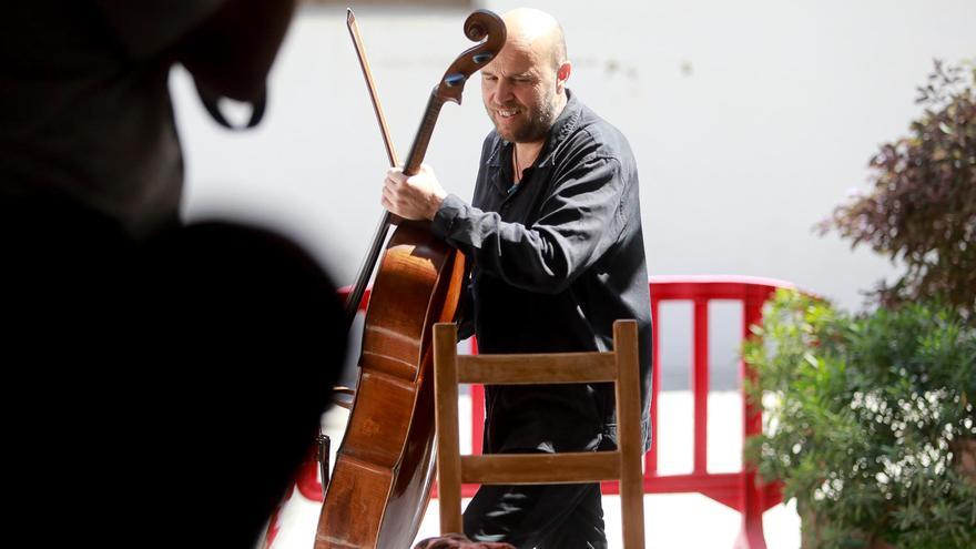 Concierto «experimento» de chelo en uno de los túneles de Ibiza