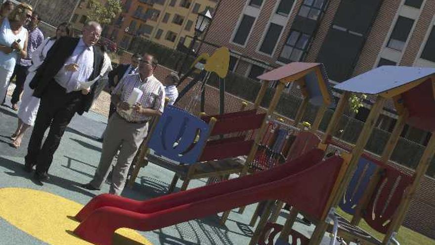 Mobiliario del parque infantil de Puerta Nueva, una de las zonas de ocio de reciente creación