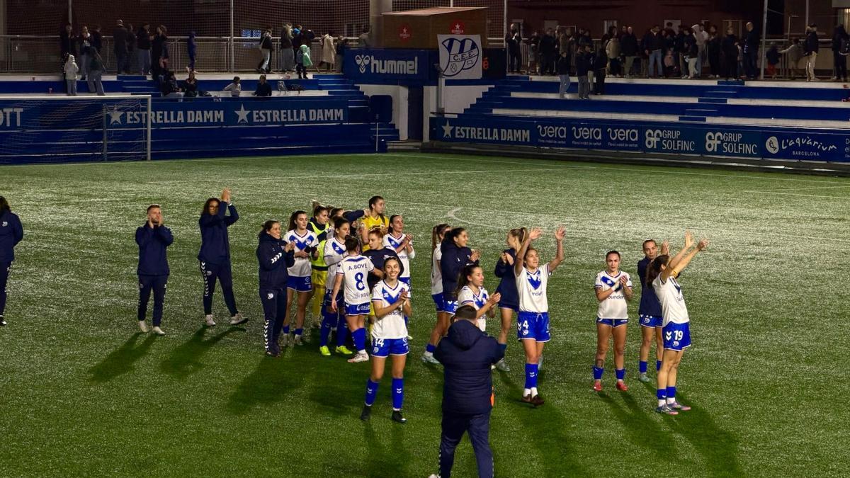 Las jugadoras del Europa, después del partido contra el Athletic en el Nou Sardenya.