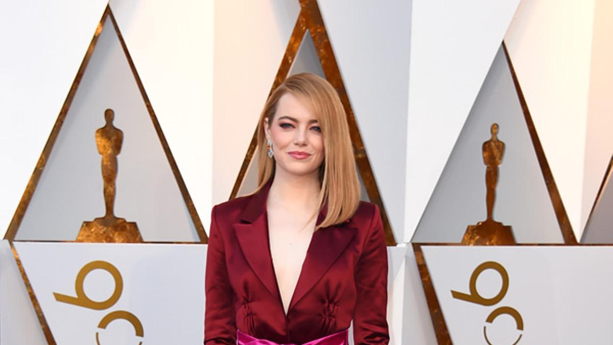 Emma Stone con pantalones en los Premios Oscar 2018