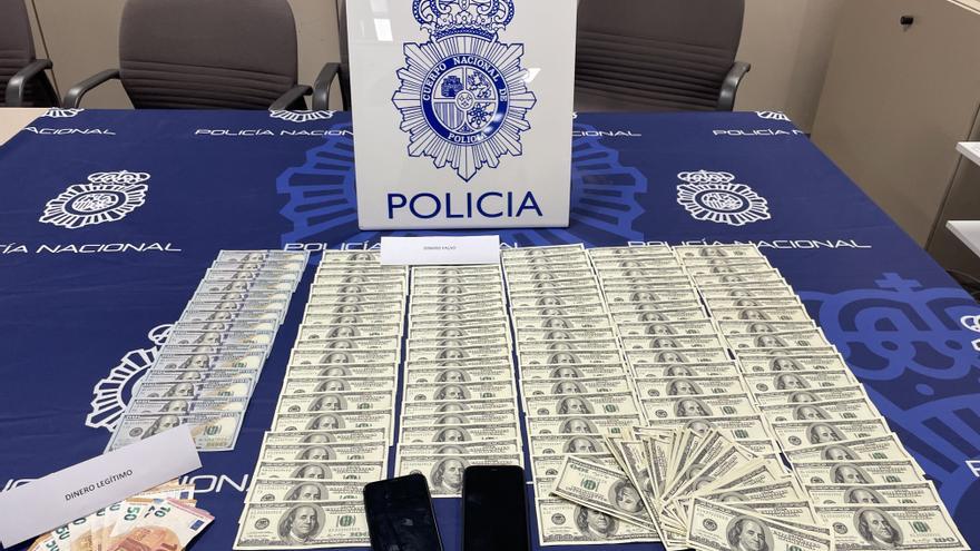 Detenidos por introducir en el mercado financiero más de 100.000 dólares falsos