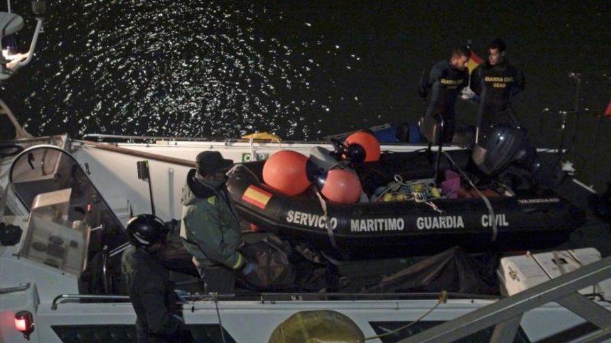 Continúa la búsqueda de inmigrantes tras el naufragio de una patera en Cádiz
