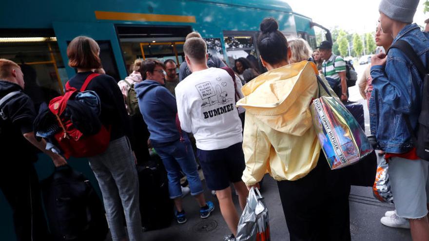 Evacuados por la desactivación de la bomba.