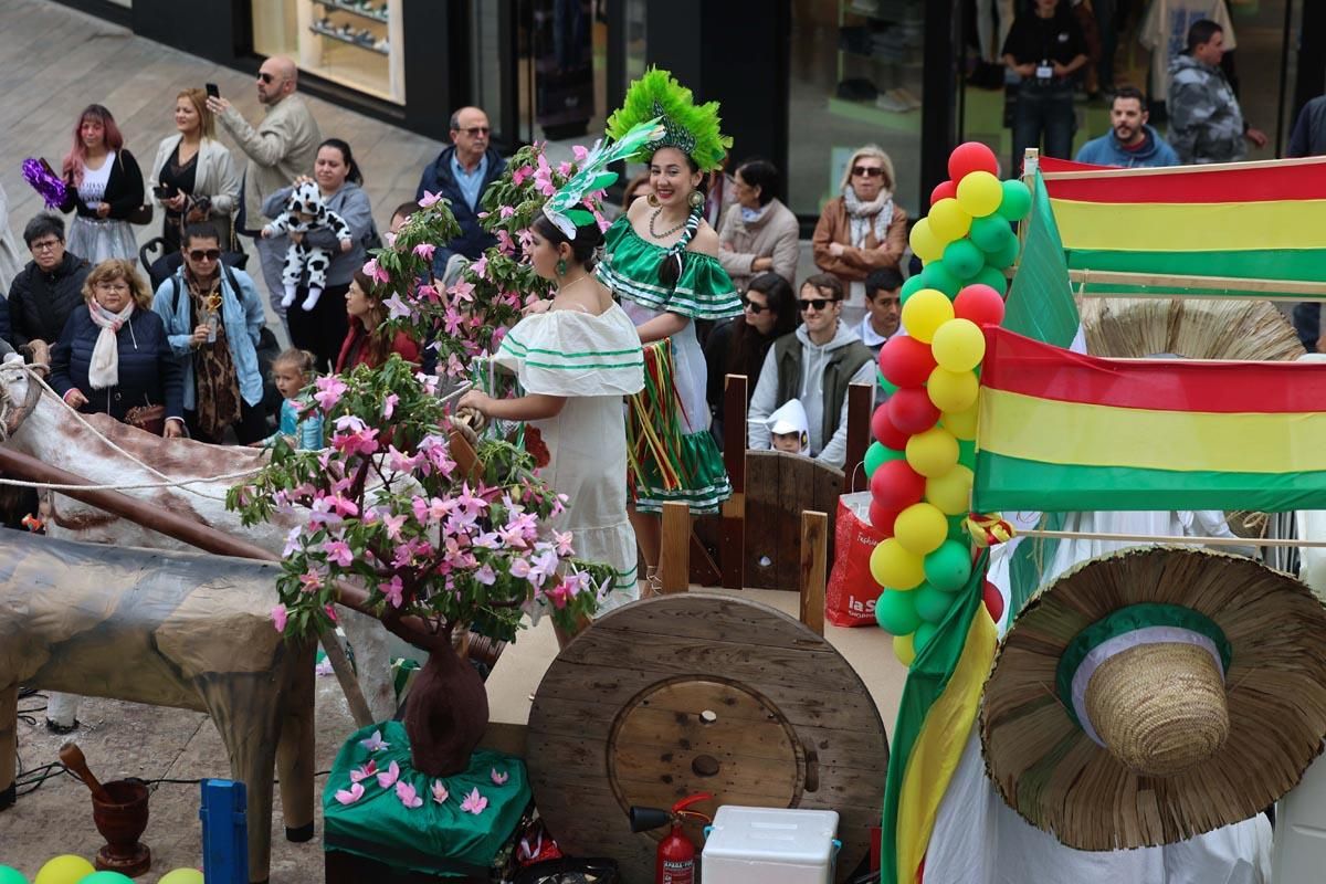 Búscate en las imágenes de la rúa de Carnaval de Ibiza