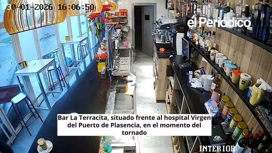 Vídeo | Así vivió el tornado el bar La Terracita, frente al hospital de Plasencia