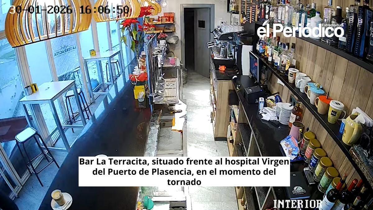 Vídeo | Así vivió el tornado el bar La Terracita, frente al hospital de Plasencia
