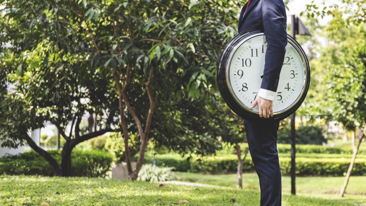 Por qué y cuándo comenzamos a medir el tiempo o los valores alrededor de la expresión 'aprovechar el tiempo' son algunas de las cuestiones abordadas en varios libros recientes