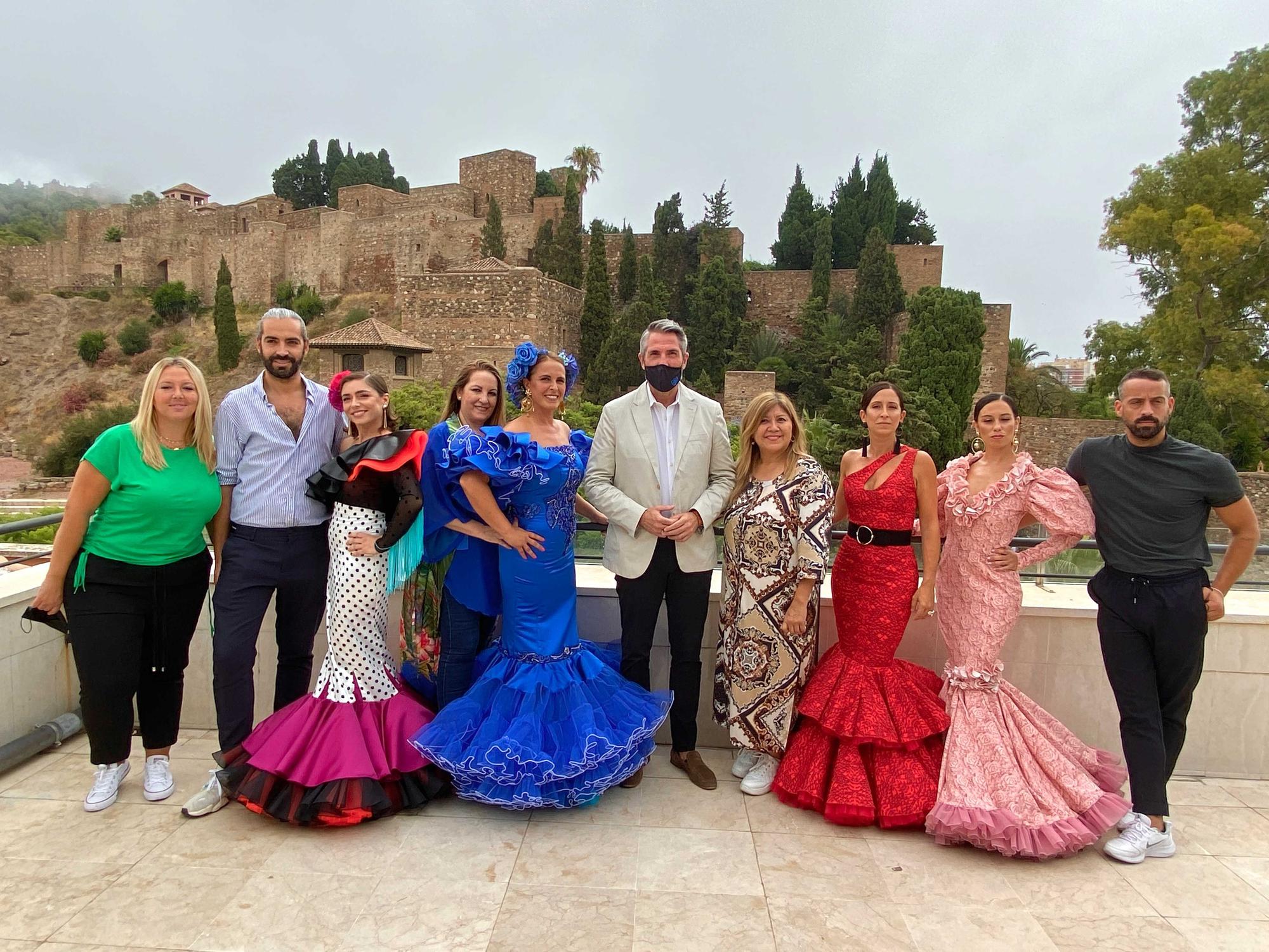 Preparativos de la exposición 'Héroes con volantes' de moda flamenca de Málaga de Moda