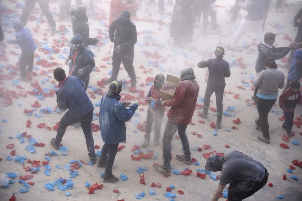 Guerra de farina al Carnaval de Berga