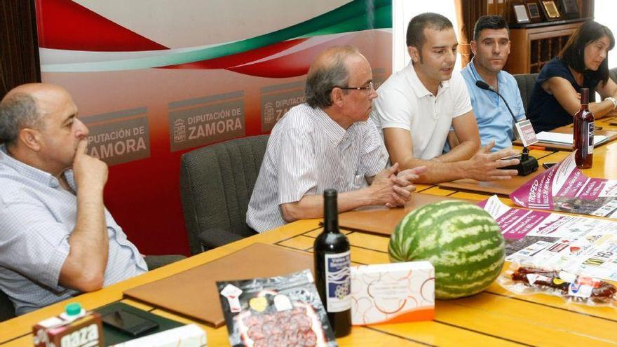 De izquierda a derecha, Feliciano Ferrero, Goyo Sánchez, Antonio del Pozo, Pablo Rubio y Teresa Antón durante la presentación del evento