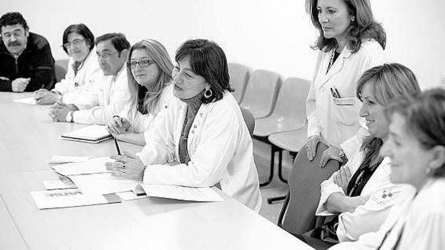 Los integrantes de la junta de personal, ayer, en el Hospital San Agustín de Avilés.