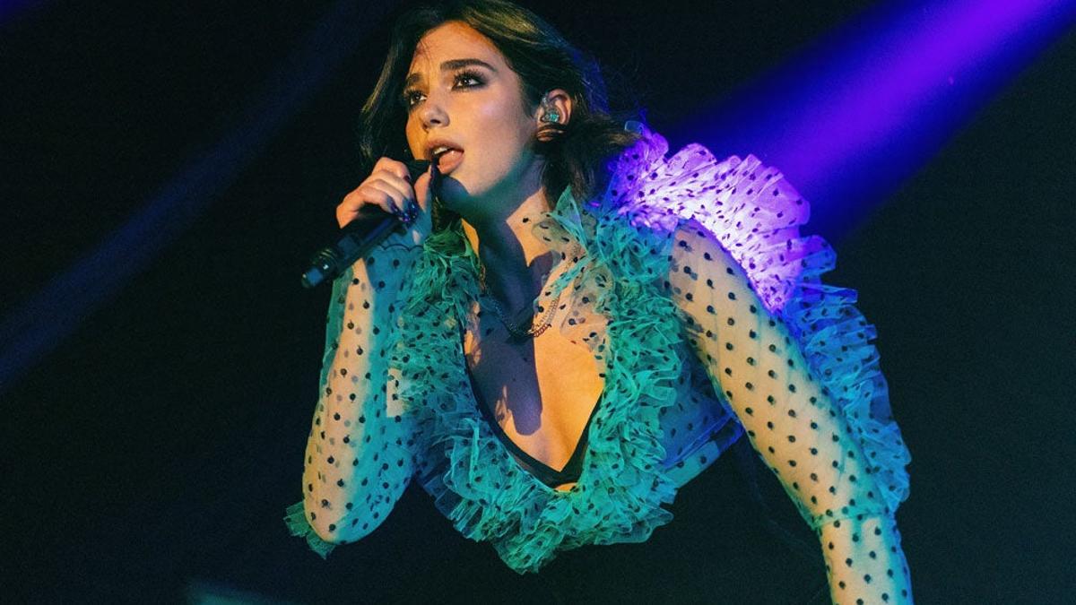 Dua Lipa, con look de moda española