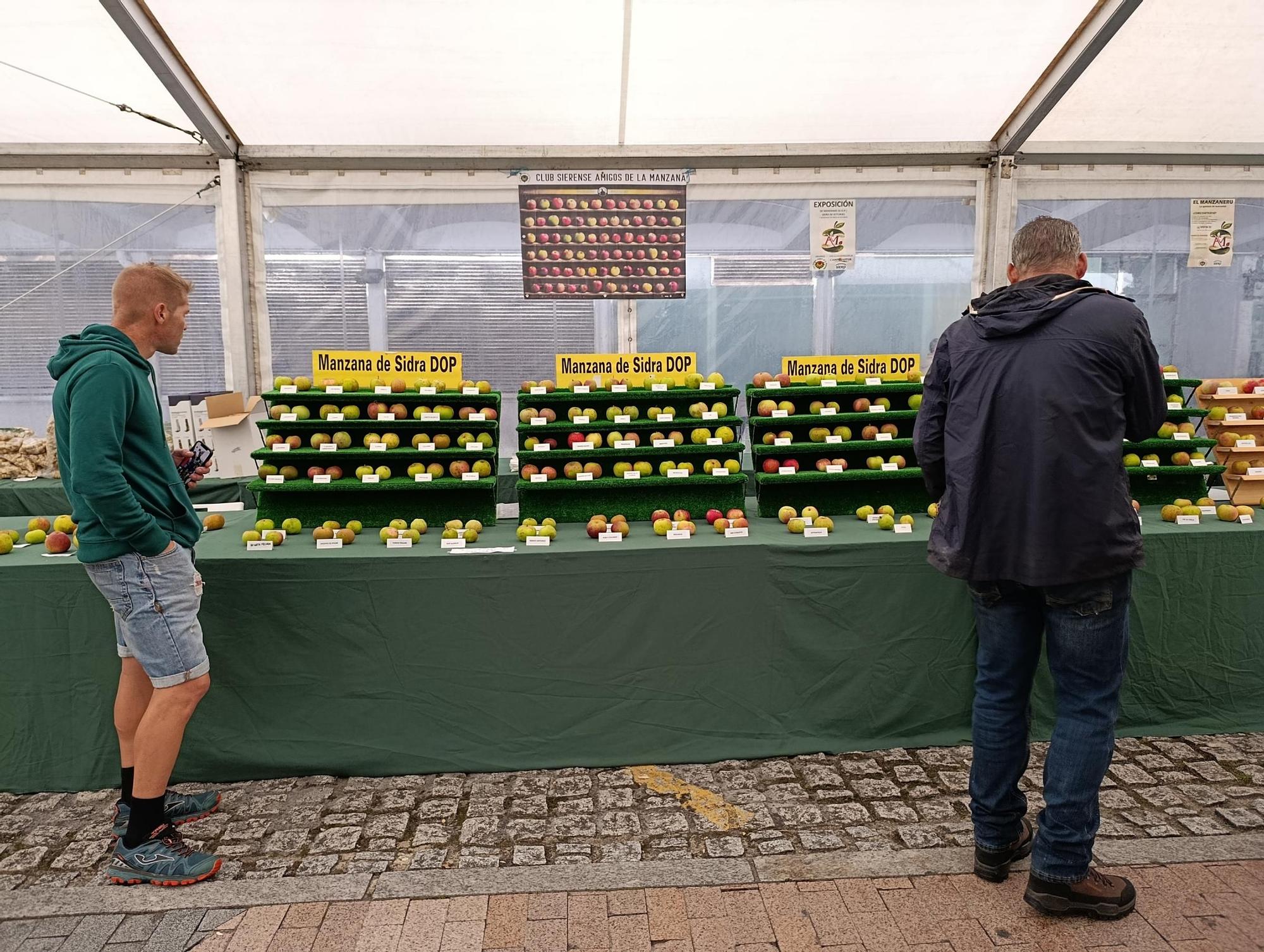 Lleno en la muestra agroalimentaria de la Plaza de Abastos de La Pola