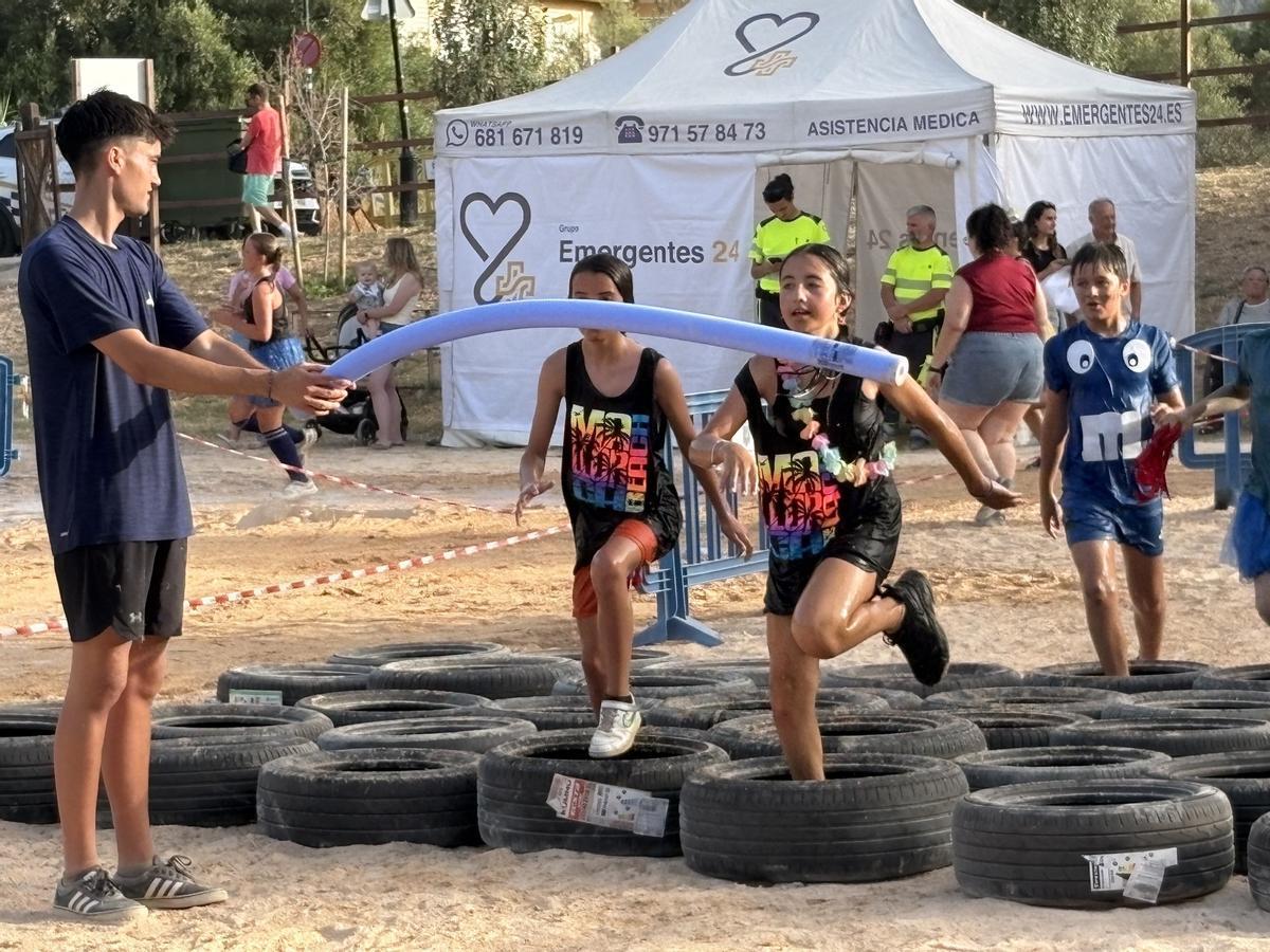 La Brutatló Kids reúne a 240 jóvenes en una tarde de deporte, barro y diversión en Andratx