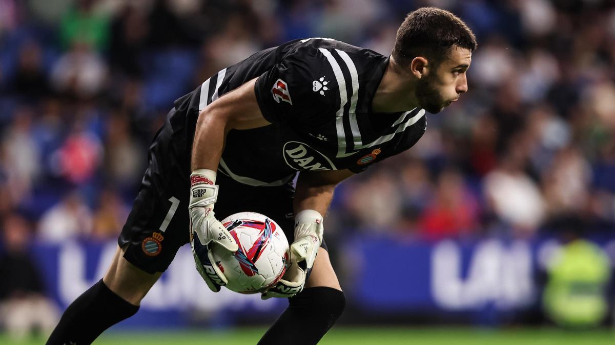 Joan Garcia of RCD Espanyol gestures during the Spanish league, La Liga EA Sports, football match played between RCD Espanyol and Sevilla FC at RCDE Stadium on October 25, 2024 in Barcelona, Spain. AFP7 25/10/2024 ONLY FOR USE IN SPAIN. Javier Borrego / AFP7 / Europa Press;2024;SOCCER;SPORT;ZSOCCER;ZSPORT;RCD Espanyol v Sevilla FC - La Liga EA Sports;