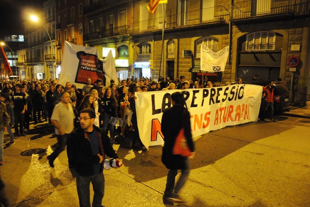 Uns 5.000 manresans surten al carrer per reclamar la llibertat dels exconsellers