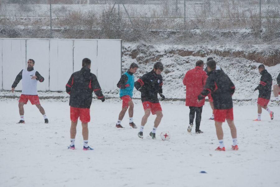 El "blanco" entrenamiento de Castilla y León