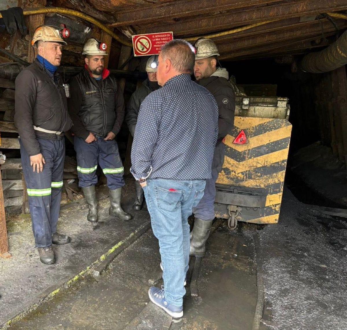Alperi reunido esta semana con los mineros de Ibias.