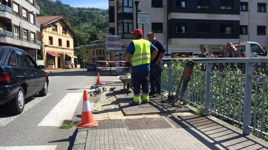 San Martín mejora la seguridad vial en el centro de Sotrondio