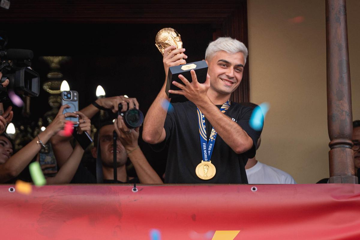 Así fue el recibimiento de Pedri en Tegueste