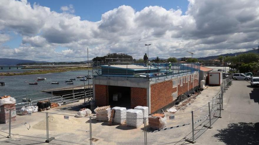 Obras de construcción de la nueva lonja de Canido.   | // ALBA VILLAR