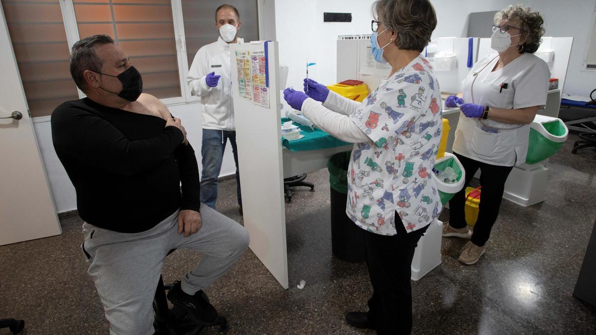 Vacunaciones de Covid-19 en el Centro de Salud.