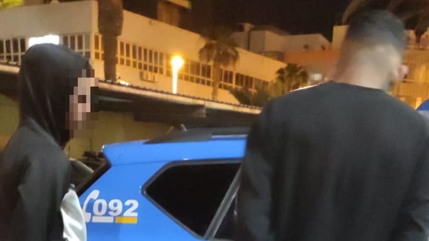 Dos detenidos tras patear en la cabeza a un joven al que pidieron un cigarro e intentaron robar el móvil en Santa Catalina
