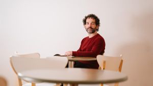 Luis López Carrasco, en la librería Tipos Infames de Madrid.