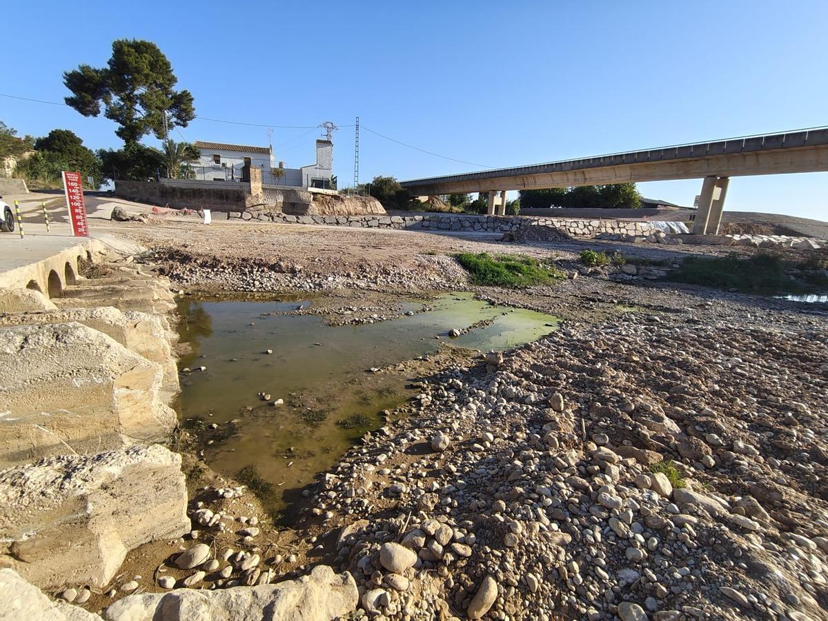 El Magro en Guadassuar, en el punto de vertido desde la Acequia de los Canos.