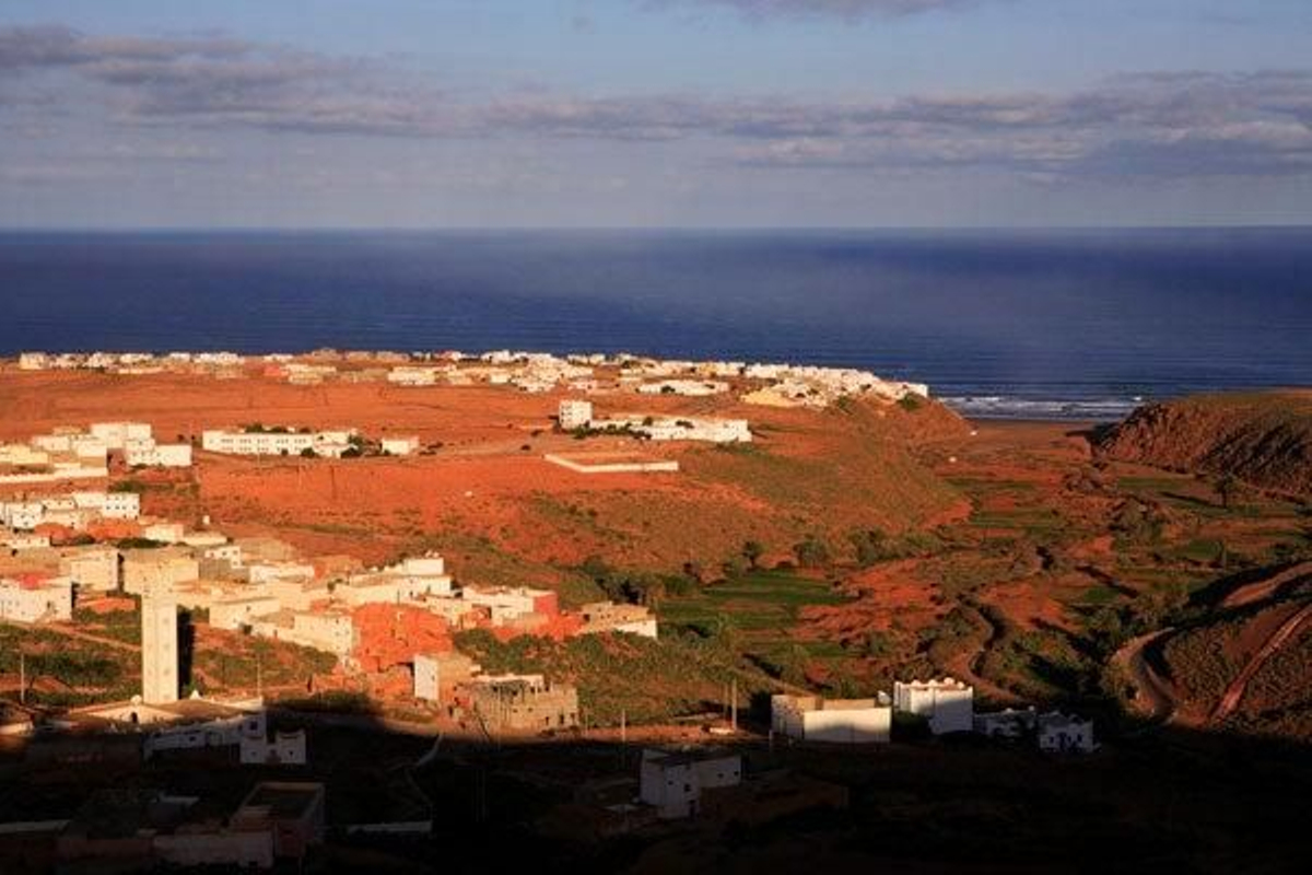 La pequeña villa de Mirleft cuenta con preciosas playas.
