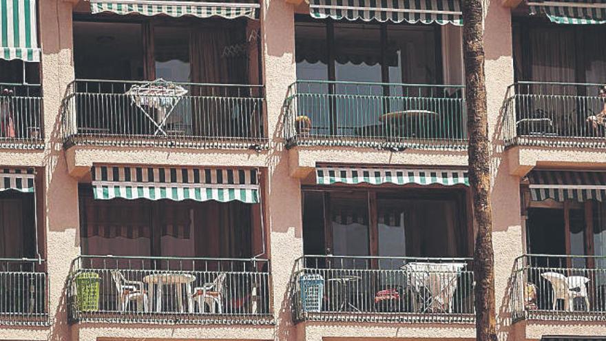 Edificio de apartamentos en Arona, Tenerife.