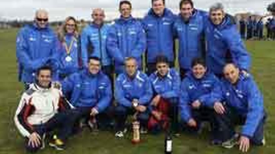 Los veteranos del Benavente Atletismo en el Regional.